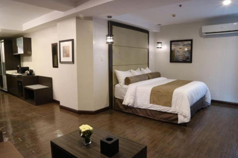 My Happy Place West Avenue Suites Quezon City Esterno foto